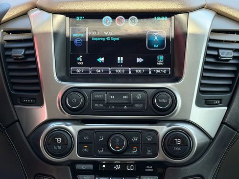 Used 2015 Chevrolet Suburban LT image 18