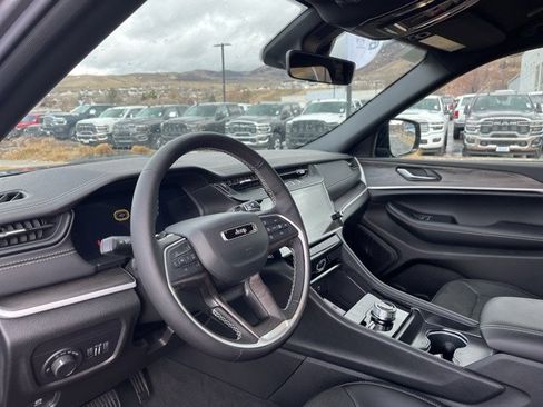 New 2026 Jeep Grand Cherokee L 4WD image 13