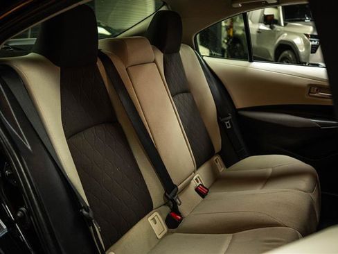 Used 2020 Toyota Corolla LE image 11