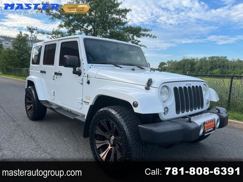 Used 2014 Jeep Wrangler Unlimited Sahara w/ Connectivity Group AWD/4WD image 1