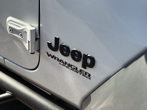 Used 2021 Jeep Wrangler Unlimited Sport AWD/4WD image 9