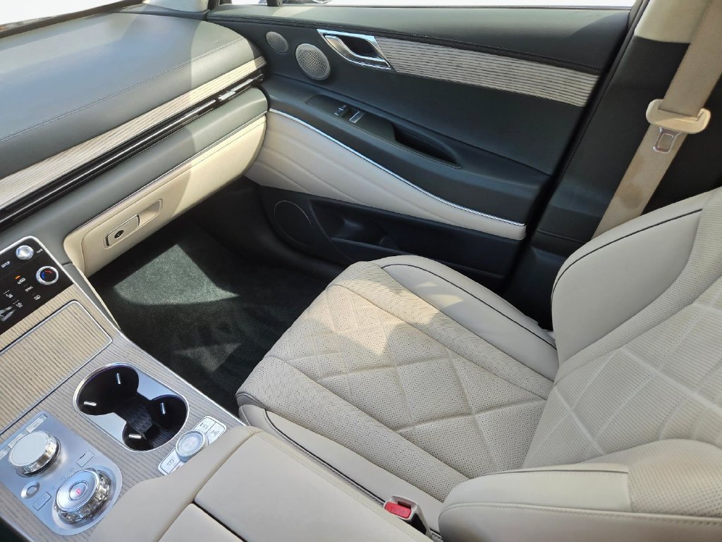 Used 2025 Genesis GV80 3.5T Prestige AWD/4WD image 21
