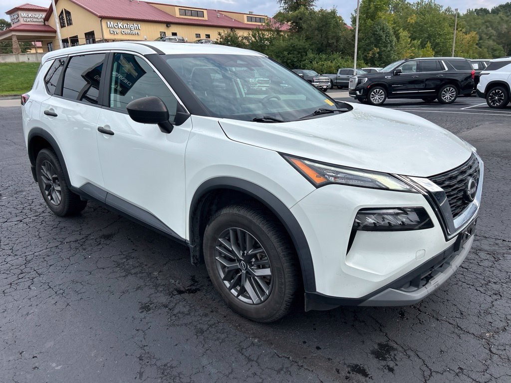 Used 2023 Nissan Rogue S AWD/4WD image 3
