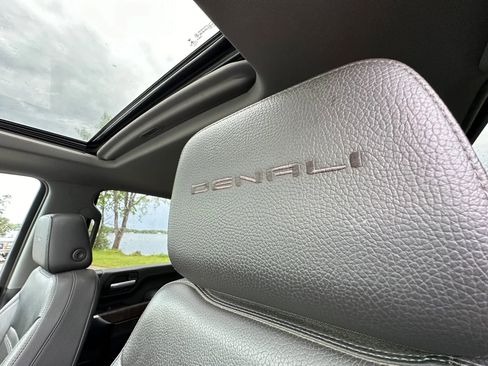 Used 2021 GMC Sierra 2500 Denali w/ Denali Ultimate Package AWD/4WD image 18