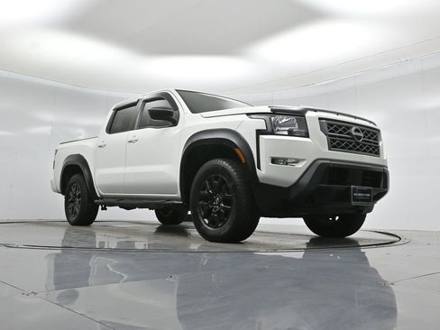 Used 2022 Nissan Frontier SV w/ Technology Package image 47