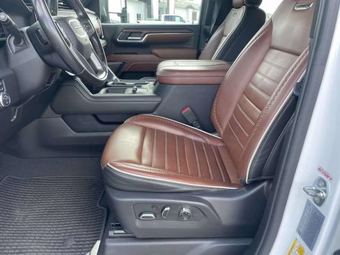 Used 2024 GMC Sierra 2500 Denali Ultimate AWD/4WD image 13