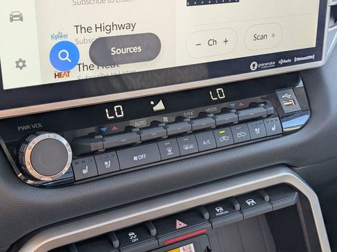 Used 2024 Toyota Tundra Limited w/ Power Package image 20