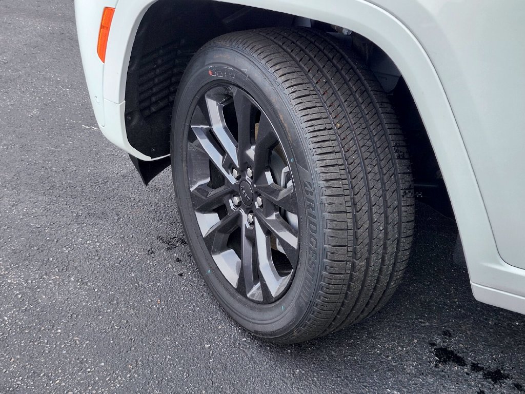 New 2026 Jeep Grand Cherokee Limited AWD/4WD image 35