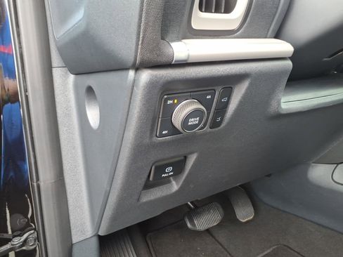 Used 2025 Ford Expedition Max Active AWD/4WD image 10
