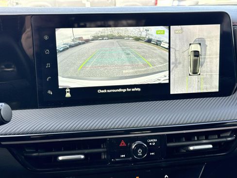 Certified 2025 Nissan Kicks SR image 10