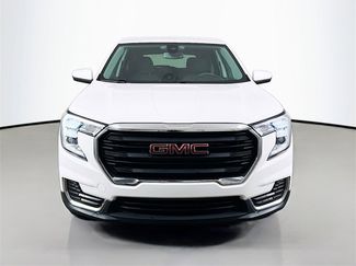 Used 2024 GMC Terrain SLE video 2