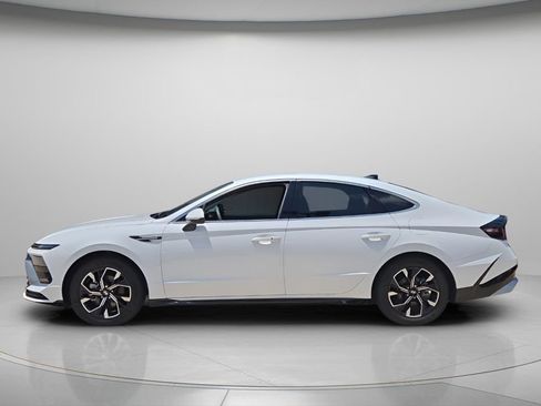 Used 2025 Hyundai Sonata SEL FWD image 3