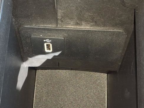 Used 2018 Ford Escape SE w/ SE Sync 3 Package image 16