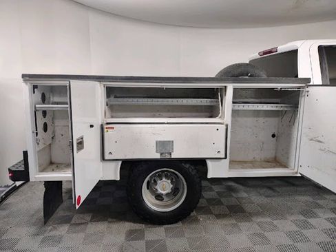 Used 2024 Chevrolet Silverado 3500 W/T w/ Snow Plow Prep Package image 5