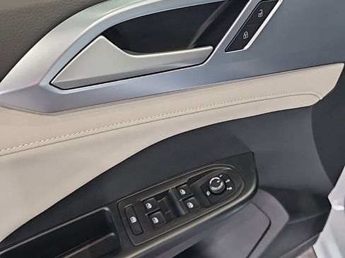 New 2026 Volkswagen Taos SE image 26