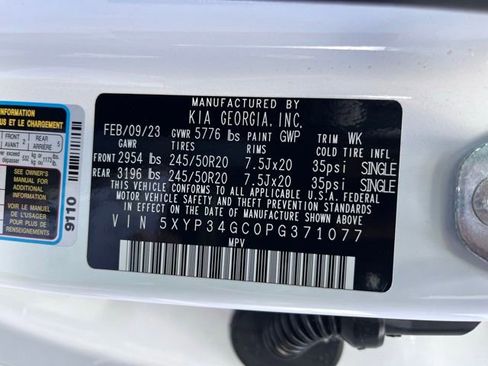 Used 2023 Kia Telluride EX w/ EX Captain's Chair Package FWD image 16
