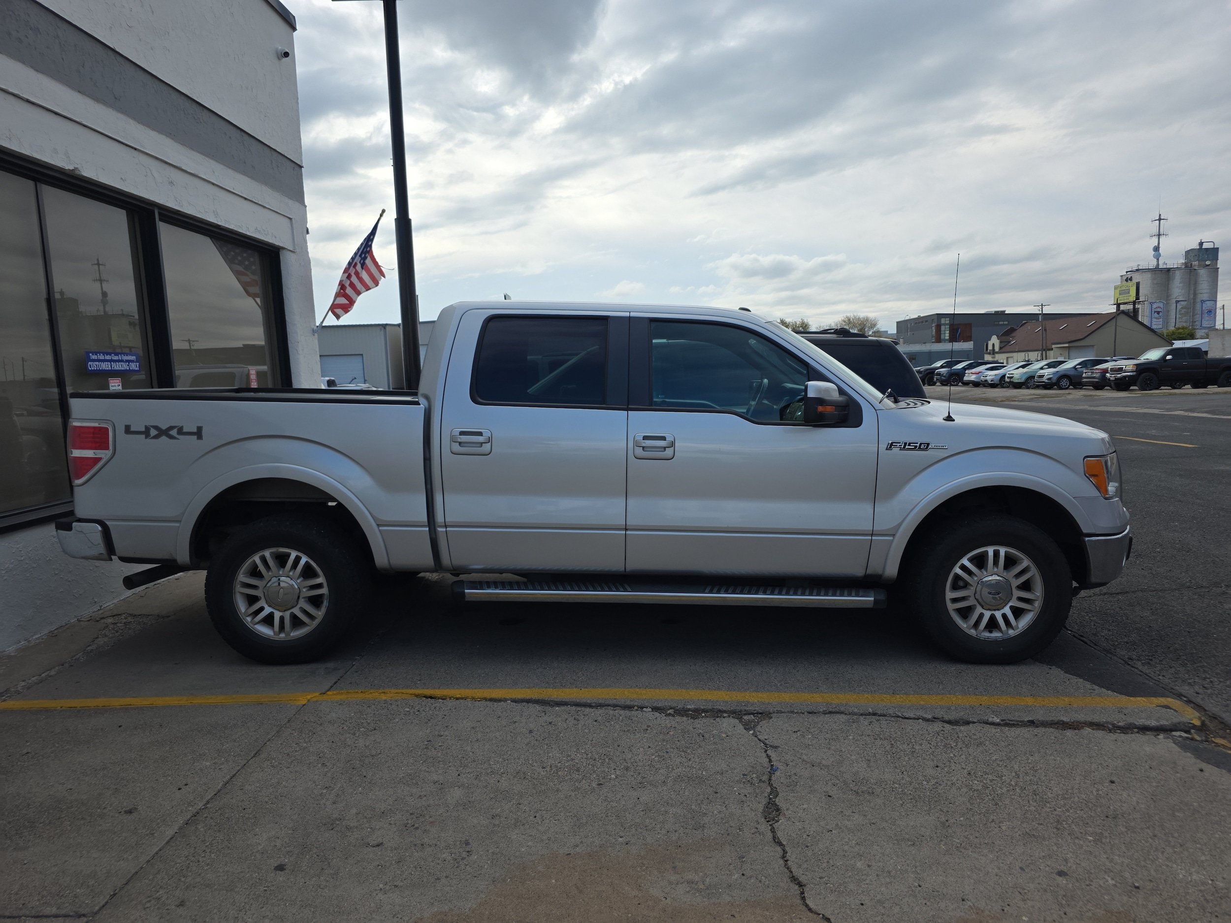 Used 2011 Ford F150 Lariat AWD/4WD image 1