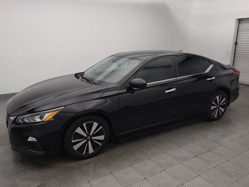 Used 2021 Nissan Altima 2.5 SV FWD image 2