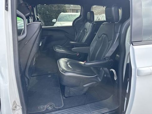Used 2018 Chrysler Pacifica Limited w/ Advanced Safetytec Group image 31