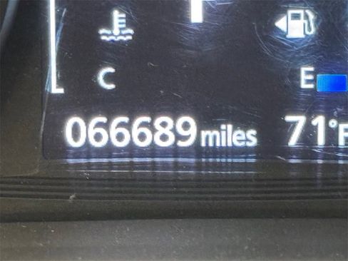 Used 2020 Mitsubishi Outlander ES image 25