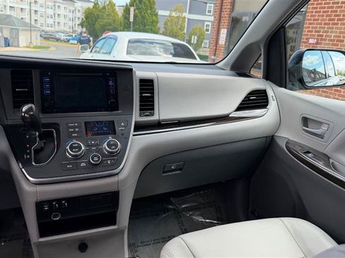 Used 2015 Toyota Sienna XLE w/ XLE Navigation Package AWD/4WD image 16
