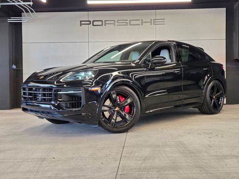 Certified 2025 Porsche Cayenne GTS AWD/4WD image 1