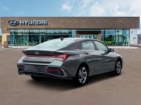 New 2026 Hyundai Elantra Limited image 7