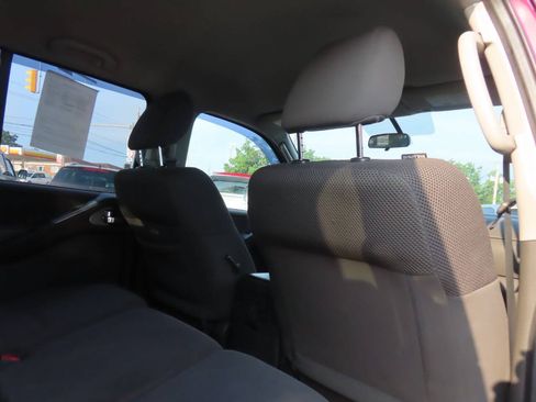 Used 2011 Nissan Pathfinder S AWD/4WD image 38