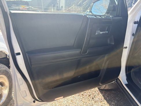 Used 2019 Toyota 4Runner TRD Off-Road image 14