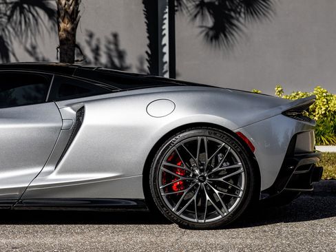 Used 2022 McLaren GT image 39