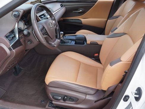 Used 2019 Lexus ES 350 w/ Premium Package image 13