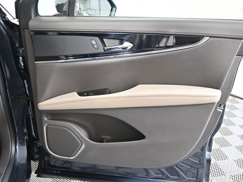 Used 2022 Lincoln Nautilus AWD w/ Premium Package image 12