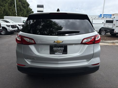 Used 2019 Chevrolet Equinox LS w/ LS Convenience Package image 9