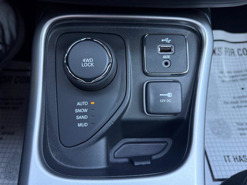 Used 2018 Jeep Compass Latitude w/ Popular Equipment Group AWD/4WD image 29