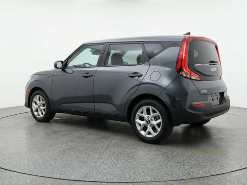 Used 2025 Kia Soul LX w/ LX Technology Package FWD image 6
