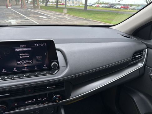 Used 2025 Nissan Rogue SV image 30