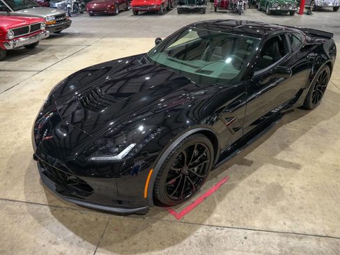 Used 2019 Chevrolet Corvette Grand Sport w/ Z07 Performance Package image 14