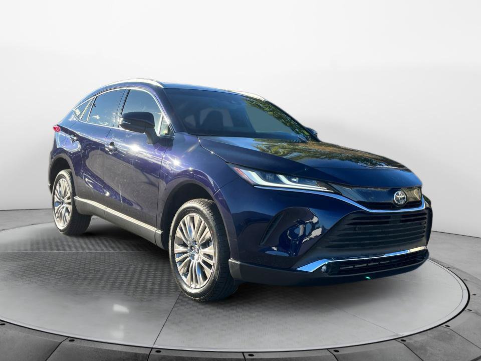 Used 2024 Toyota Venza XLE AWD/4WD image 1