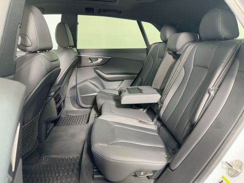 Used 2021 Audi Q8 Premium Plus w/ Premium Plus Package image 12