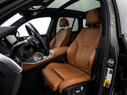 Used 2023 BMW X5 xDrive45e w/ Executive Package image 16