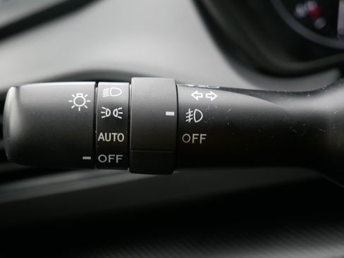 Used 2025 Subaru Crosstrek 2.5i Premium AWD/4WD image 30