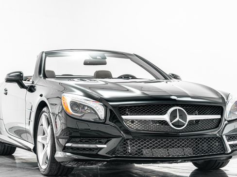 Used 2016 Mercedes-Benz SL 550 image 3