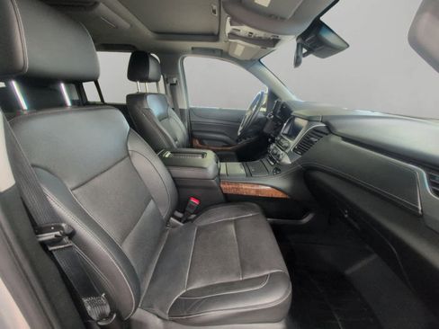 Used 2018 Chevrolet Suburban Premier AWD/4WD image 15