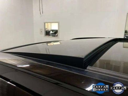 Used 2025 Volvo XC40 B5 Plus image 26