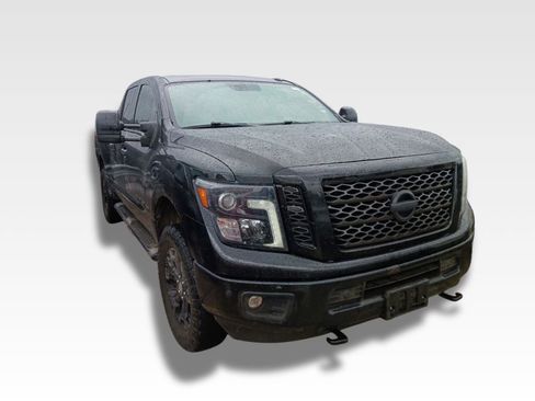 Used 2019 Nissan Titan SL w/ Midnight Edition AWD/4WD image 2