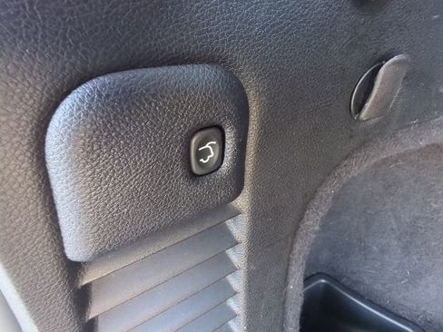 Used 2019 Jeep Grand Cherokee Laredo image 32