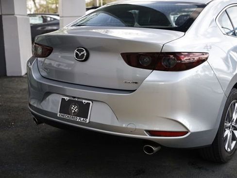 Used 2021 MAZDA MAZDA3 Sedan FWD image 8