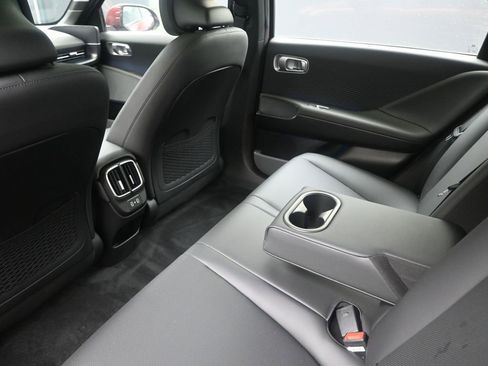 Used 2024 Hyundai Ioniq 6 Limited image 18