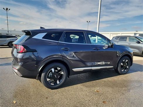 New 2026 Kia Sportage LX image 2