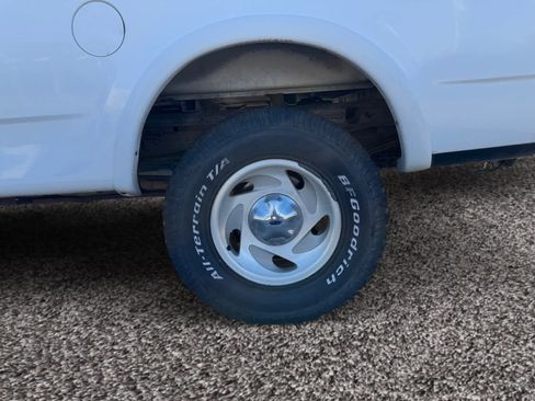 Used 2001 Ford F150 Lariat image 14